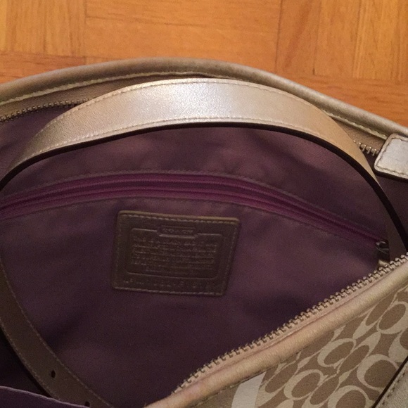 Metallic Coach crossbody - Picture 3 of 4